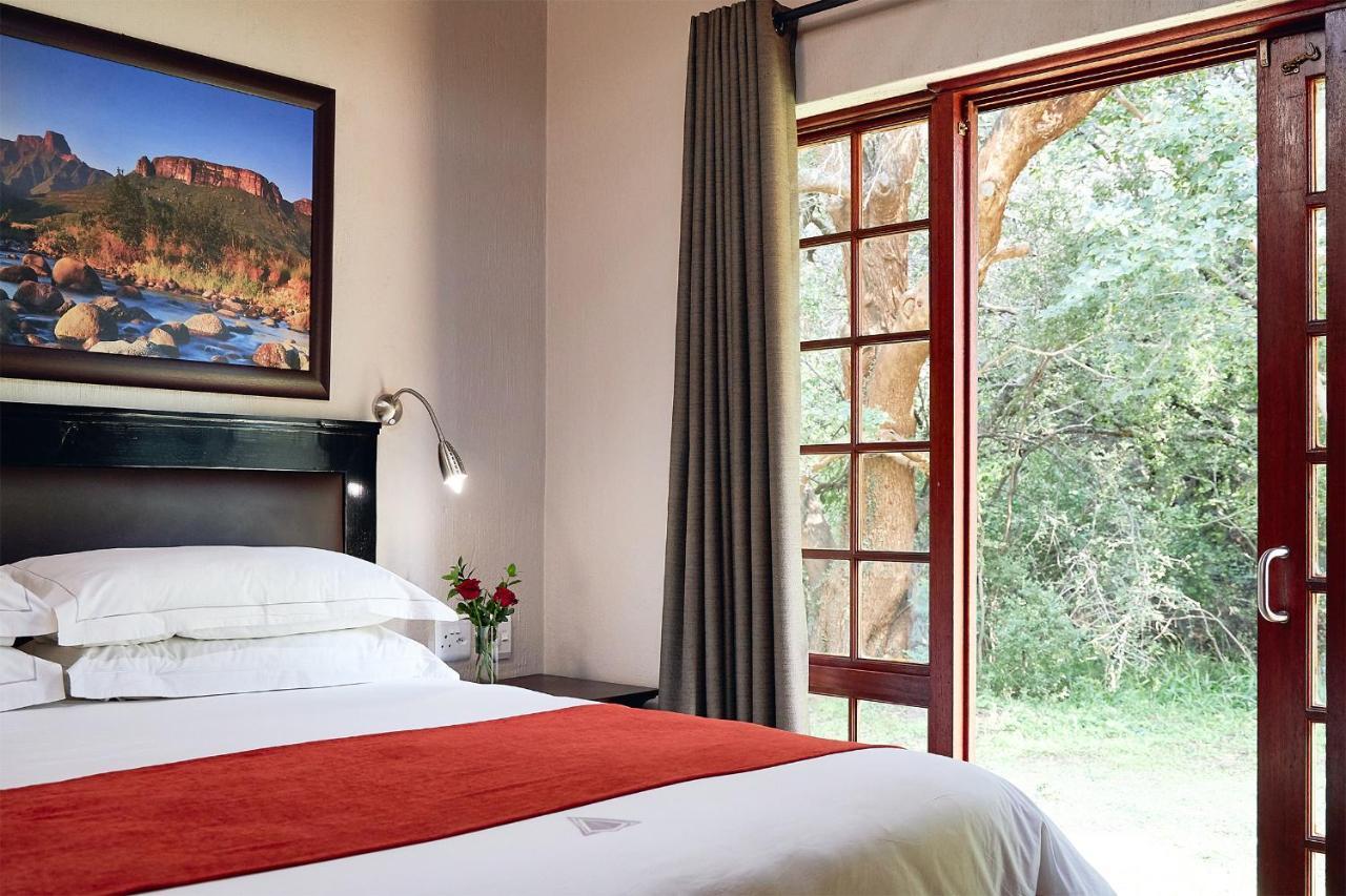 First Group Magalies Park Hotel Hartbeespoort Exterior photo